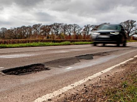 Can I Sue the City if a Pothole Caused a Car Accident in Illinois?